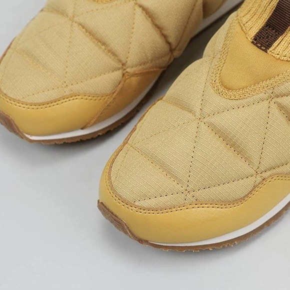 TEVA ReEmber Moc Waterproof Outdoor Slip on Hiking Sneaker Honey Gold Size 5 - Picture 4 of 7